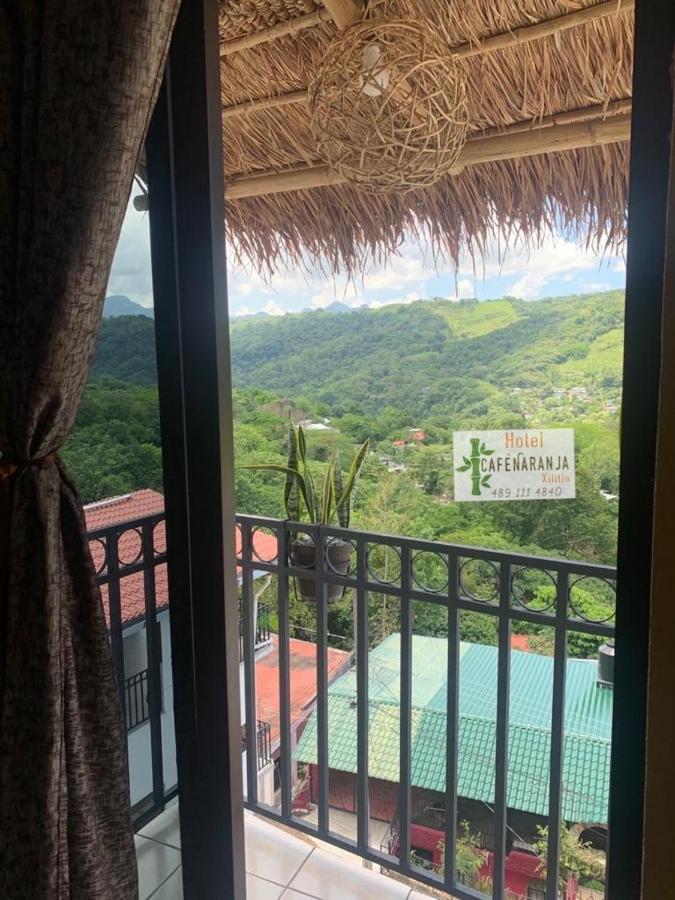Hotel Cafenaranja ヒリトゥラ エクステリア 写真