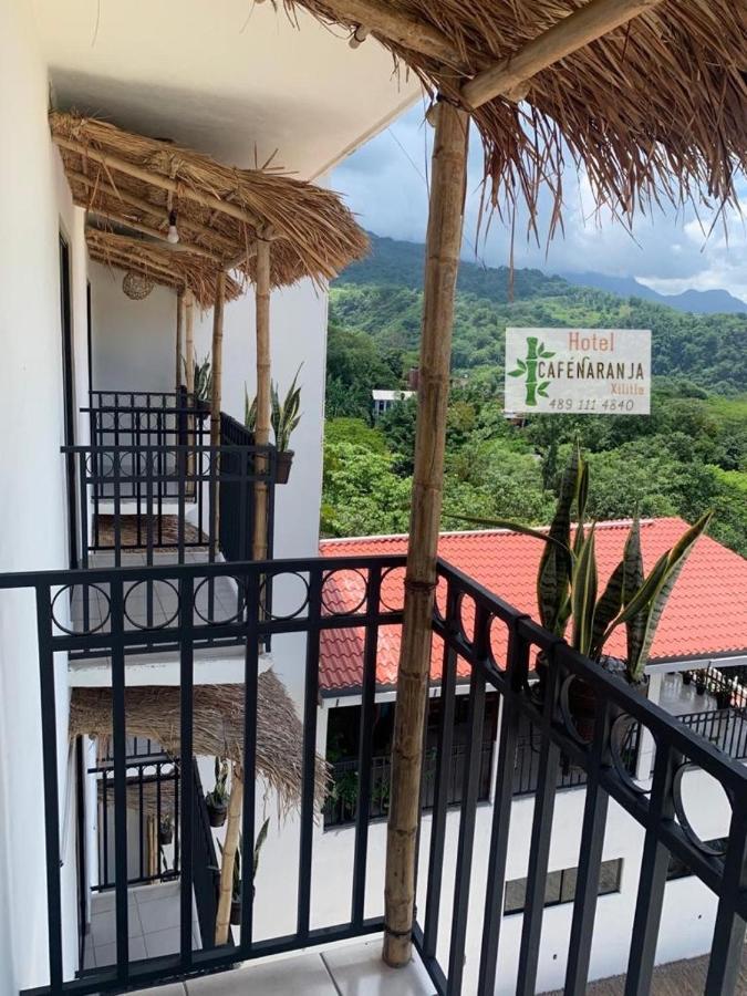 Hotel Cafenaranja ヒリトゥラ エクステリア 写真