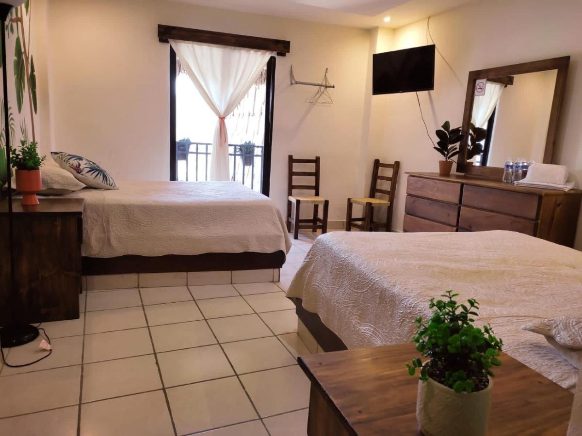 Hotel Cafenaranja ヒリトゥラ エクステリア 写真