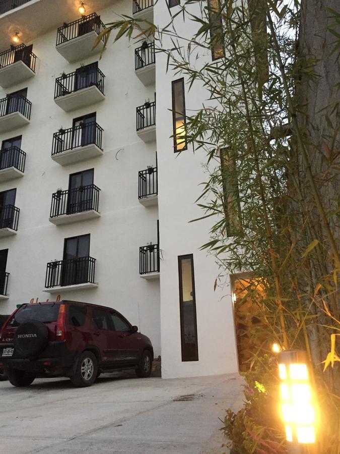 Hotel Cafenaranja ヒリトゥラ エクステリア 写真