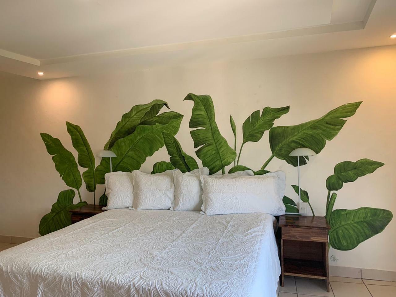 Hotel Cafenaranja ヒリトゥラ エクステリア 写真