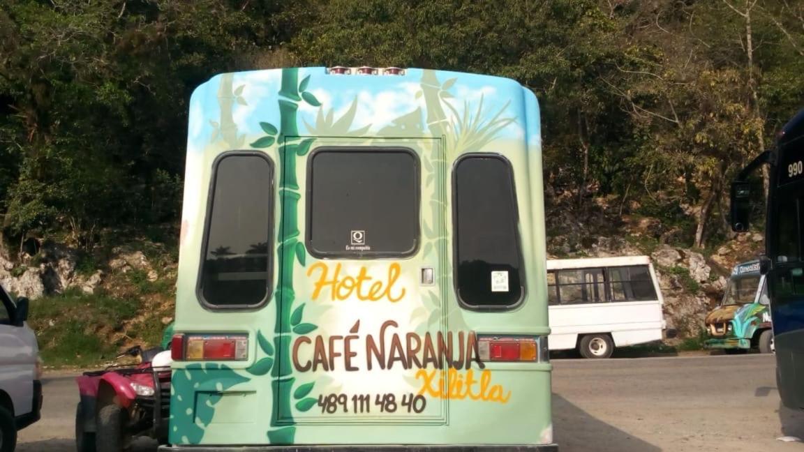 Hotel Cafenaranja ヒリトゥラ エクステリア 写真