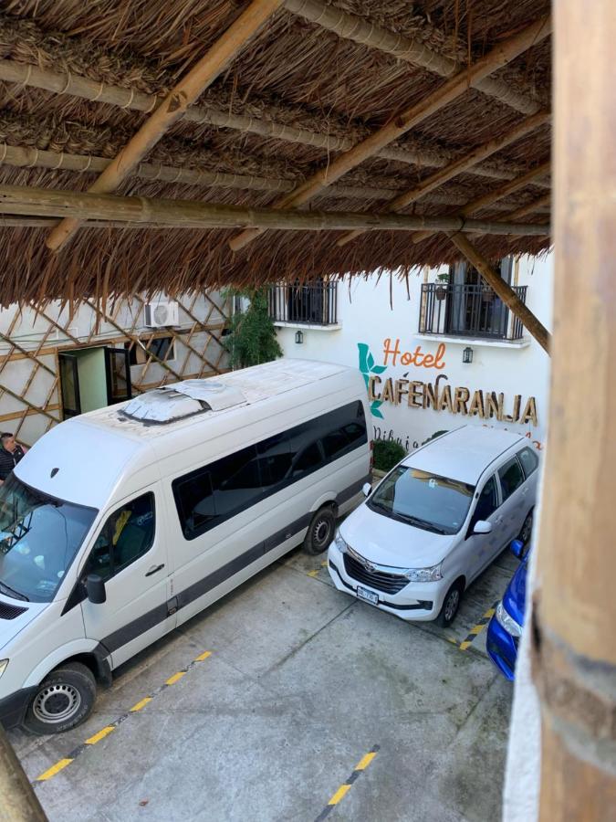 Hotel Cafenaranja ヒリトゥラ エクステリア 写真
