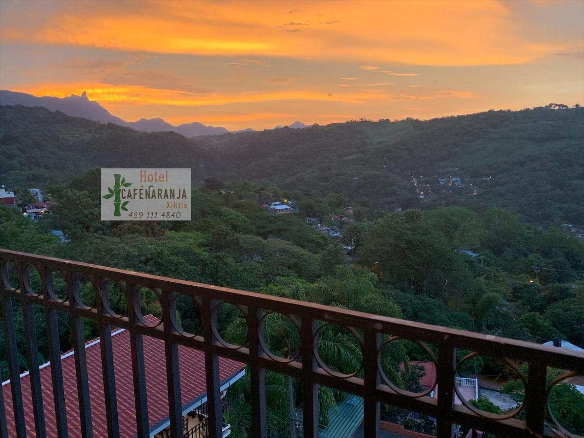 Hotel Cafenaranja ヒリトゥラ エクステリア 写真